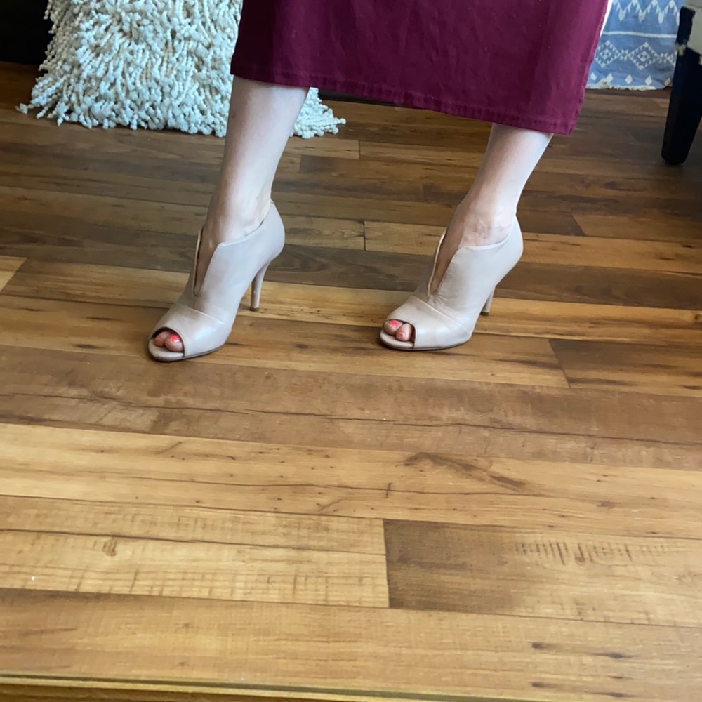 Never worn, size seven, Nine West